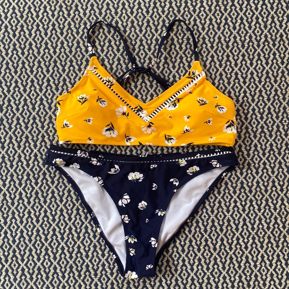 Cupshe Bikini. Size S.